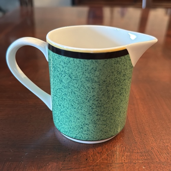 Victoria & Beale Porcelain Primary Mix Creamer Green with black band - Picture 4 of 6